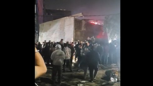 OKO 20 LJUDI OSTALO ZAROBLJENO ISPOD RUŠEVINA: Urušila se zgrada u Indiji, 8 izvučeno (FOTO/VIDEO)