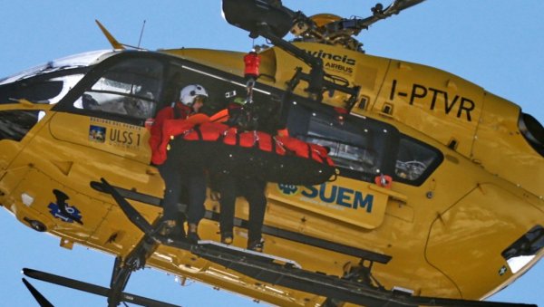 ТУЖНЕ СЦЕНЕ У КОРТИНИ: Линдзи Вон јаукала од болова! Хеликоптером је превезли у болницу! (ВИДЕО)