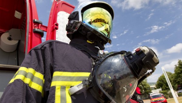 ВАТРА У МОНПЕЉЕУ: Једна особа погинула, 80 евакуисано у пожару у склоништу за бескућнике