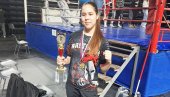 ИЗВАНРЕДАН УСПЕХ ПАРАЋИНСКЕ БОКСЕРКЕ:  Ленки злато на „Олимпијским надама“ (ФОТО)