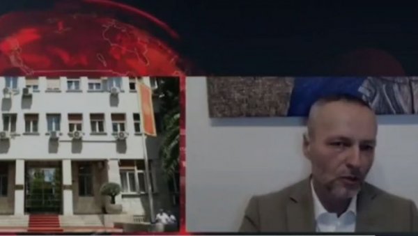 БЛОКАДЕРИ СЕ ХВАТАЈУ ЗА МИЛОВЕ МЕДИЈЕ: Немоћни потив Вучића, шире лажи путем црногорских гласила (ВИДЕО)