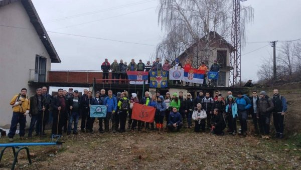 ТРЕЋИ УСПОН НА БАБИЧКУ ГОРУ:  Планинари стазу код Лесковца савладали за пет сати хода