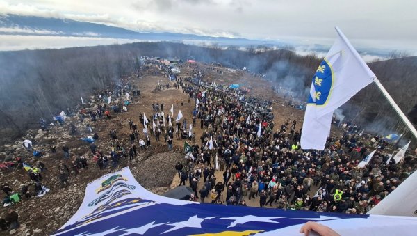 АЛАХУ ЕКБЕР БЕЗ ОСУДЕ: Скандалозан скуп бошњачких екстремиста код Бихаћа (ФОТО/ ВИДЕО)
