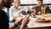 PROHIBICIJA ZA - MOBILNE: Sve više restorana u Francuskoj zabranjuje gostima korišćenje telefona
