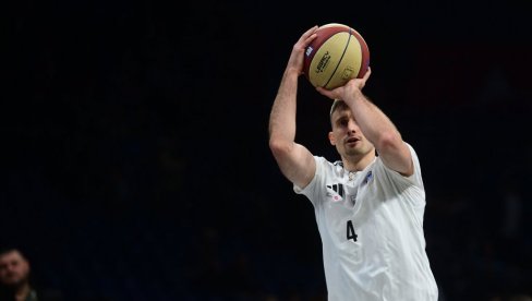 ALEKSA AVRAMOVIĆ OVO NIJE ZASLUŽIO! Trener ga ponizio pred celom halom i to zbog čega