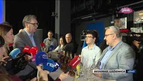 VUČIĆ NA CEREMONIJI U LOŽIONICI Obilazi proizvođače vina, piva i jakih pića: Za nas je Kina od ogromnog značaja  (VIDEO)
