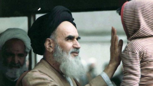 U CELOM IRANU OBELEŽAVA SE GODIŠNJICA ISLAMSKE REVOLUCIJE: Predstavljene i balističke rakete i krstareće rakete