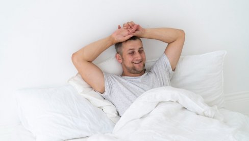 ZA 10 DANA U KREVETU - 5.000 EVRA: Evo kako da zaradite, a ne radite ništa