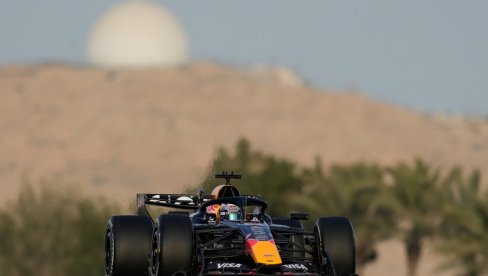 BOLIDI FORMULE 1 OPET JURE! Maks Ferštapen najbrži na prvim testiranjima, a evo ko mu je disao za vratom