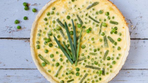 ЗДРАВА И УКУСНА: Пита са поврћем и сиром, идеална за доручак, или вечеру