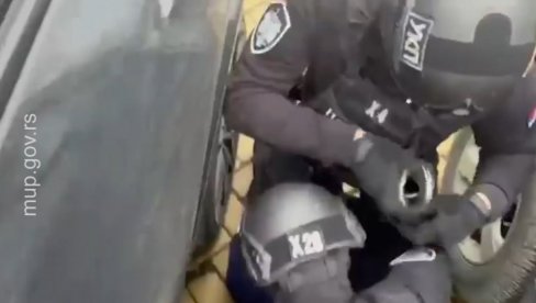 UHAPŠEN VRAČARAC U NOVOM SADU: Velika akcija UKP, SBPOK i VJT - Sa sobom nosio LAŽNI pasoš (VIDEO)