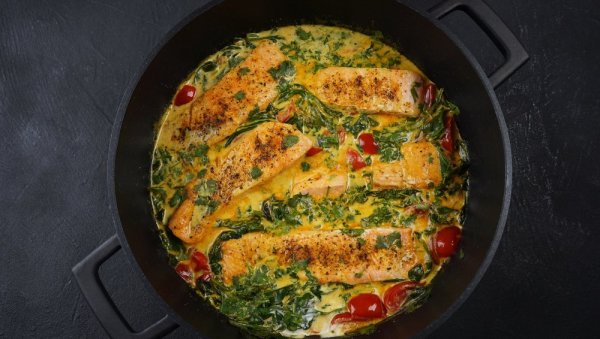 ДА ПРСТЕ ПОЛИЖЕТЕ: Лосос у белом сосу, уживаћете у сваком залогају