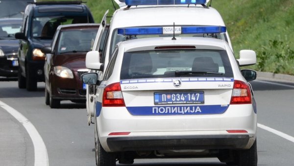 ПИЈАН И БЕЗ ДОЗВОЛЕ: Полиција на Ибарској магистрали из саобраћаја искључила возача