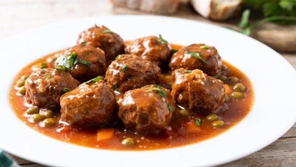 ЗА ЉУБИТЕЉЕ ТЕЛЕТИНЕ: Ћуфте на турски начин