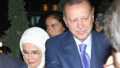 ЕРДОГАНОВА ЖЕНА: Одбила да се уда покривена, Реџепова мајка се бунила, а она му родила четворо деце