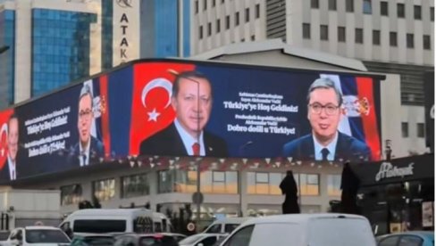 OVAKO SE POŠTUJE VUČIĆEVA SRBIJA: Bilbordi dobrodošlice srpskom predsedniku širom Ankare (FOTO)