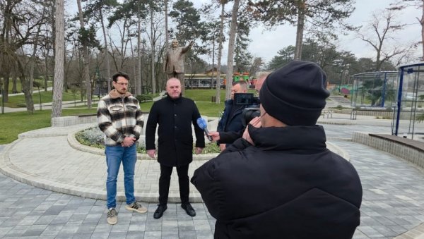 ЈАГОДИНА: Постављен споменик Драгану Марковићу Палми