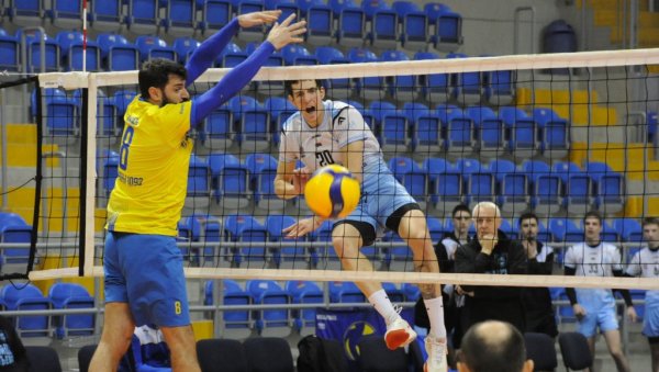 ЗАСЛУЖЕНО СЛАВЉЕ „МУСКЕТАРА“: Одбојкаши краљевачке Рибнице савладали Смедерево