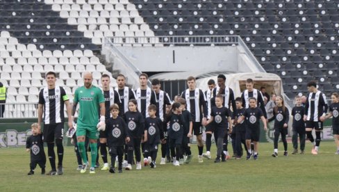 PRENOS,  PARTIZAN - OFK BEOGRAD: A posle bure u Humskoj - fudbal!
