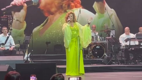 СЛАВИМО ЉУБАВ: Ана Бекута уприличила спектакуларни концерт у Загребу за Дан љубави (ФОТО)