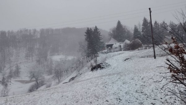 ВЕЈЕ, НЕ СТАЈЕ: Снег на планинама изнад Крупња и Љубовије