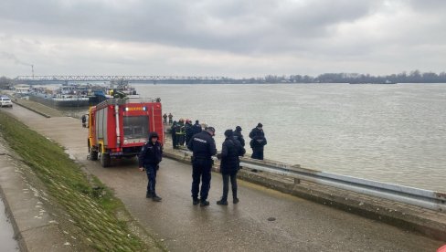 ПРВЕ СЛИКЕ И СНИМЦИ СА ЛИЦА МЕСТА: Ауто слетео у реку на Ади Хуји (ВИДЕО)