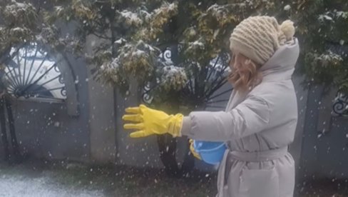 У Београду веје снег, а славна фолкерка обавља пољопривредне радове (ВИДЕО)