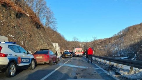 MILOJKO SPAJIĆ NIJE BIO U UDARENOM VOZILU: Detalji nesreće sa automobilom iz pratnje premijera Crne Gore