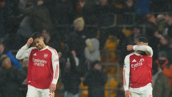 ЧУДО У ПРЕМИЈЕР ЛИГИ! Водећи Арсенал доживео шок од последњег на табели, сви причају о ономе што се десило у 94. минуту! (ВИДЕО)