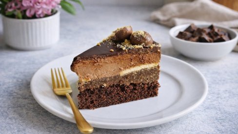 ČOKOLADNA TORTA: Bogata, kremasta i puna intenzivnog ukusa čokolade