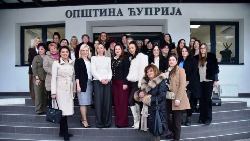 СКУП ЛОКАЛНИХ ПРЕДУЗЕТНИЦА У ЋУПРИЈИ: Представљен програм „Снажне и важне“ (ФОТО)
