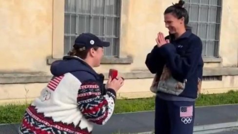 GDE IDE OVAJ LUDI SVET? Hokejašica zaprosila klizačicu na Zimskim olimpijskim igrama