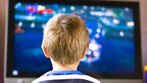 ЗНАКОВИ ДА ЈЕ ДЕТЕ ПРЕВИШЕ ИЗЛОЖЕНО ЕКРАНИМА: Истраживања забринула родитеље