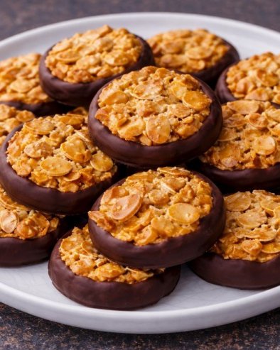 ЗА СВАКУ ПРИЛИКУ: Кексићи од чоколаде са бадемима, сласт у сваком залогају