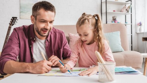 БОЛЕСТИ КОЈЕ ЋЕРКЕ НАСЛЕЂУЈУ ОД ОЧЕВА: Ево како њихов генетски материјал може утицати на наследнице