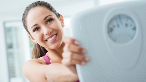 KAKO SMRŠATI BEZ DIJETE: Jednostavni trikovi koji vam mogu pomoći da se otarasite suvišnih kilograma