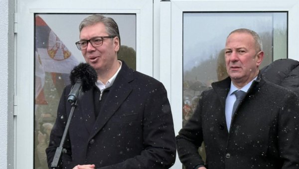 ВУЧИЋ НАЈАВИО ОБНОВУ ДОМА ЗДРАВЉА У КЊАЖЕВЦУ: Решићемо столарију и кров да не прокишњава