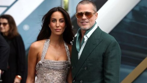 BRED PIT STIGAO SA DEVOJKOM INES U GRČKU: Fotografije sa aerodroma izazvale nizove komentara (FOTO)