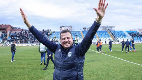 HIT IZJAVA LALATOVIĆA! Pobedu slavio kroz rimu, pa poručio: Dao sam im i srce i dušu! Trener Pazaraca pominjao i Boga!