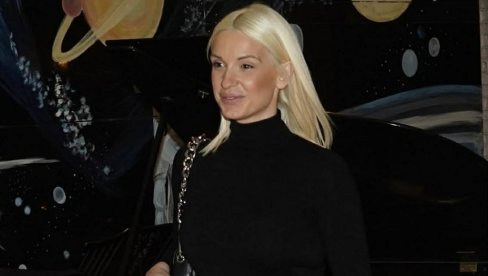 МАЈКА АНЕ МИТ ЈЕ ПОЗНАТА ПЕВАЧИЦА: Сви кажу да веома личе, а неколико пута су професионално сарађивале (ФОТО)