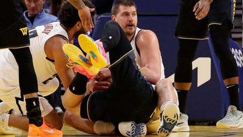 SKANDAL! Srpska zastava izbačena sa meča Nikole Jokića (VIDEO)