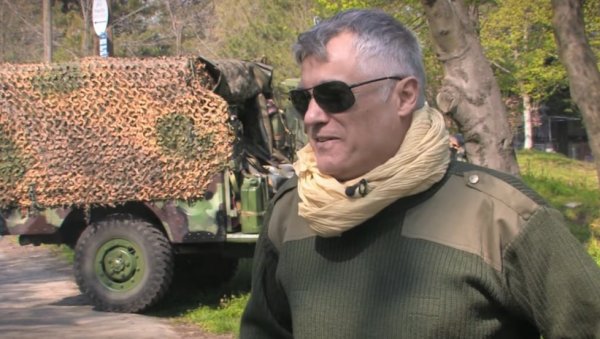 ДЕЛИЈА У ЗАГРЕБУ  Како су Лазанског Роми довезли на посао: Молим вас, друже директоре, ово су моји звездаши (ВИДЕО)