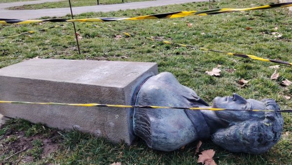 ОБНОВА ПОД НАДЗОРОМ СТРУКЕ: Оскрнављеној бисти Олге Јовичић Рите предстоји рестаурација