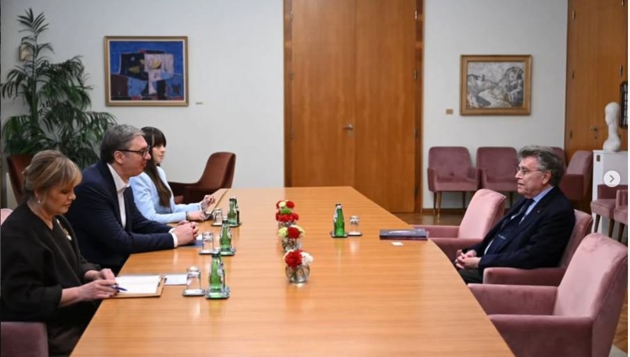 ВЕЛИКА ПРИВИЛЕГИЈА ЗА МЕНЕ, НАУЧИО САМ МНОГО Вучић се састао са де Монбријалом