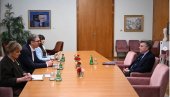 VELIKA PRIVILEGIJA ZA MENE, NAUČIO SAM MNOGO Vučić se sastao sa de Monbrijalom