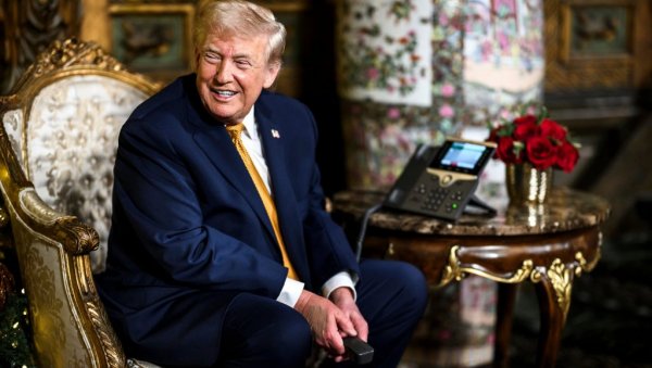 ТРАМП ОДВАЛИО СЕКСИСТИЧКУ ШАЛУ О ХОКЕЈАШИЦАМА: Хокејаши се смејали - Јавност бесна (ВИДЕО)