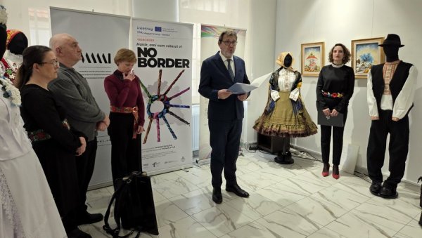 ГРАНИЦА КОЈА НАС СПАЈА : У Новом Саду отворена изложба народних ношњи и ликовних радова пет националних мањина у Војводини