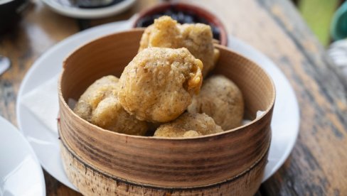 РЕЦЕПТ ЗА ПОСНЕ УШТИПКЕ: Омиљени доручак Срба готов за 10 минута - све што вам је потребно су 3 састојка