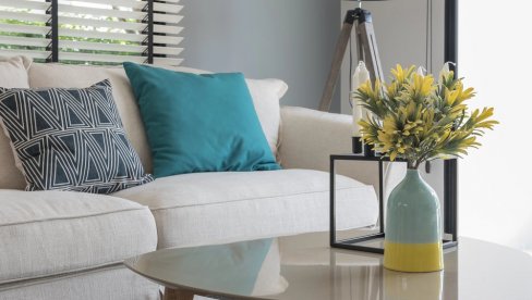 2 GREŠKE U RASPOREDU DNEVNE SOBE KOJE SVE REMETE U TRENUTKU: Direktno utiču na prvi utisak doma