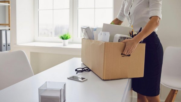 ПРОФЕСИЈЕ ИШЧЕЗАВАЈУ ДОК СПАВАТЕ: Ево која су радна места на ивици изумирања у 2026.